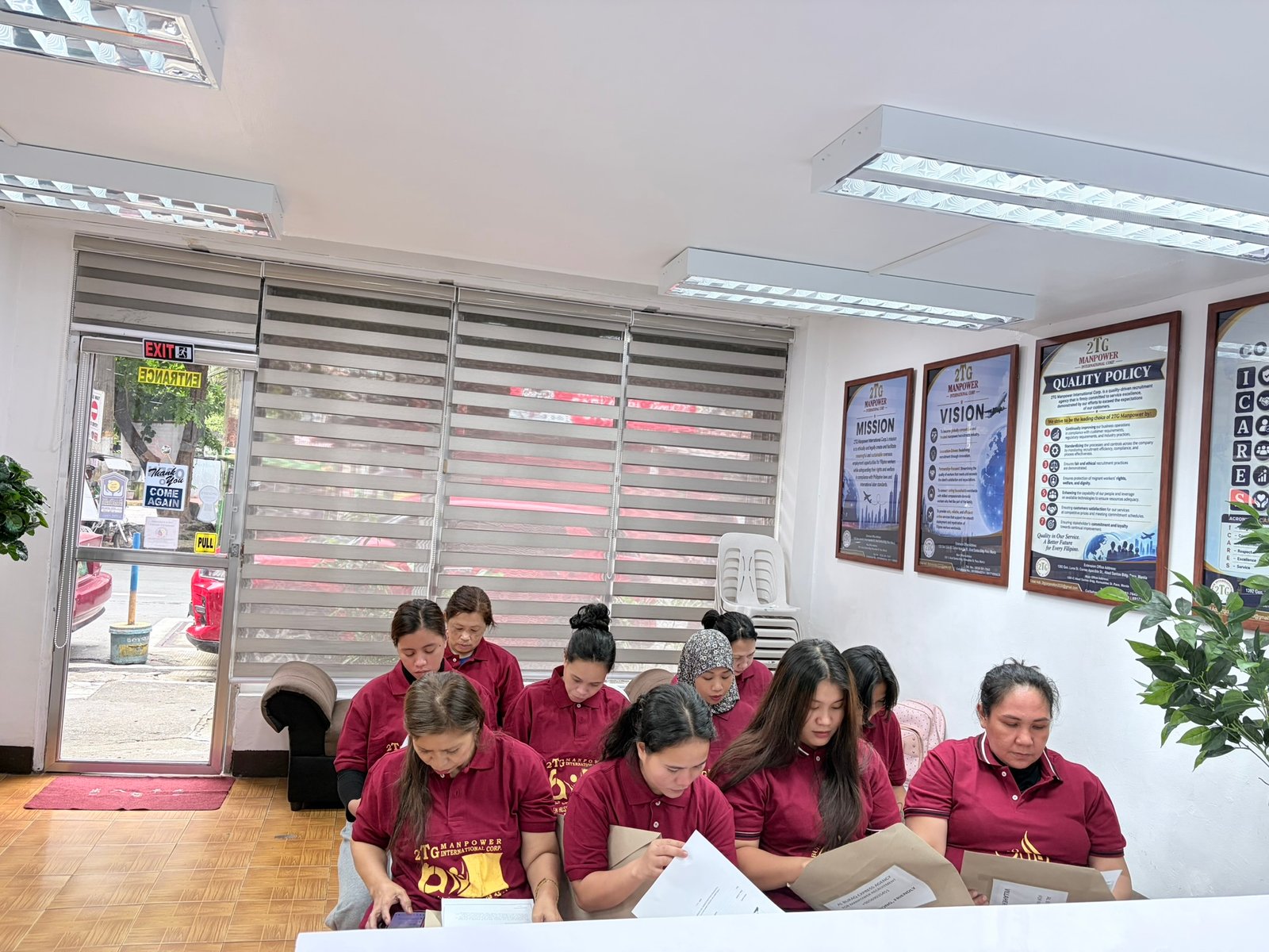 Applicants at the Manila head office